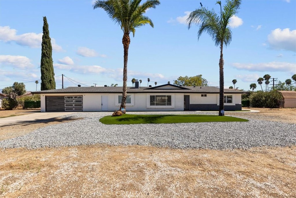 1025 Richards