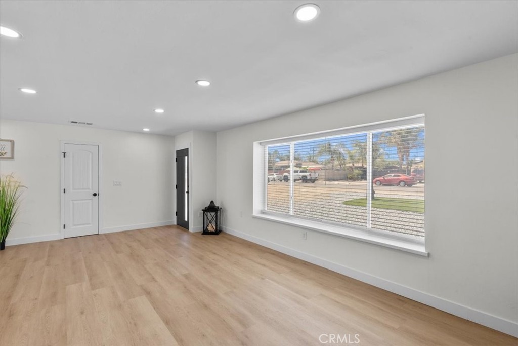 1025 Richards