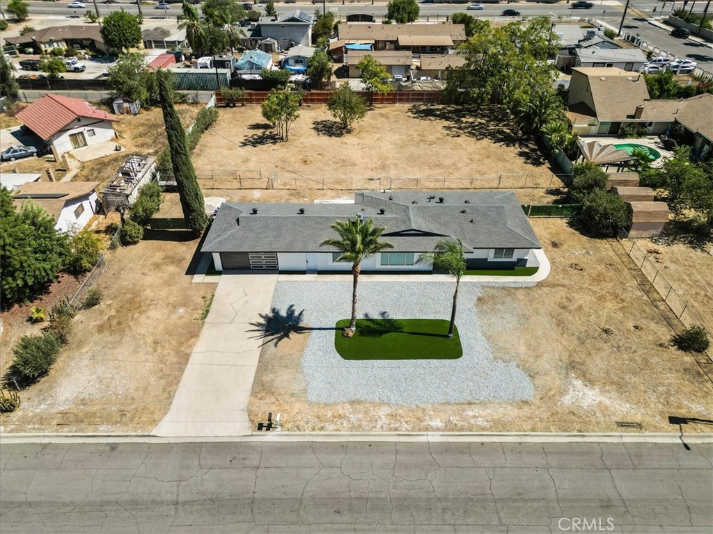 1025 Richards