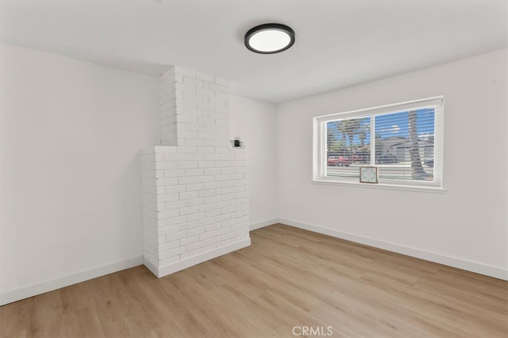 1025 Richards