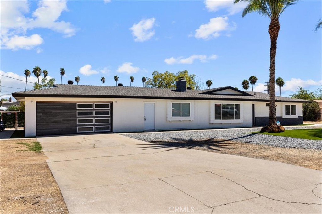 1025 Richards