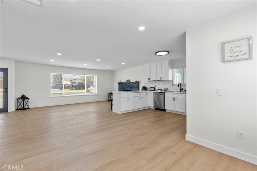 1025 Richards
