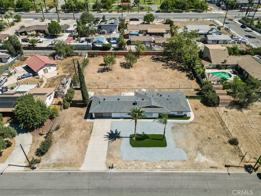 1025 Richards