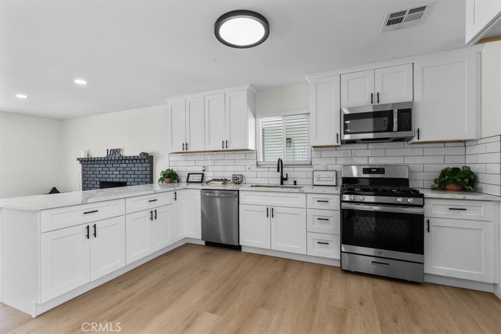 1025 Richards
