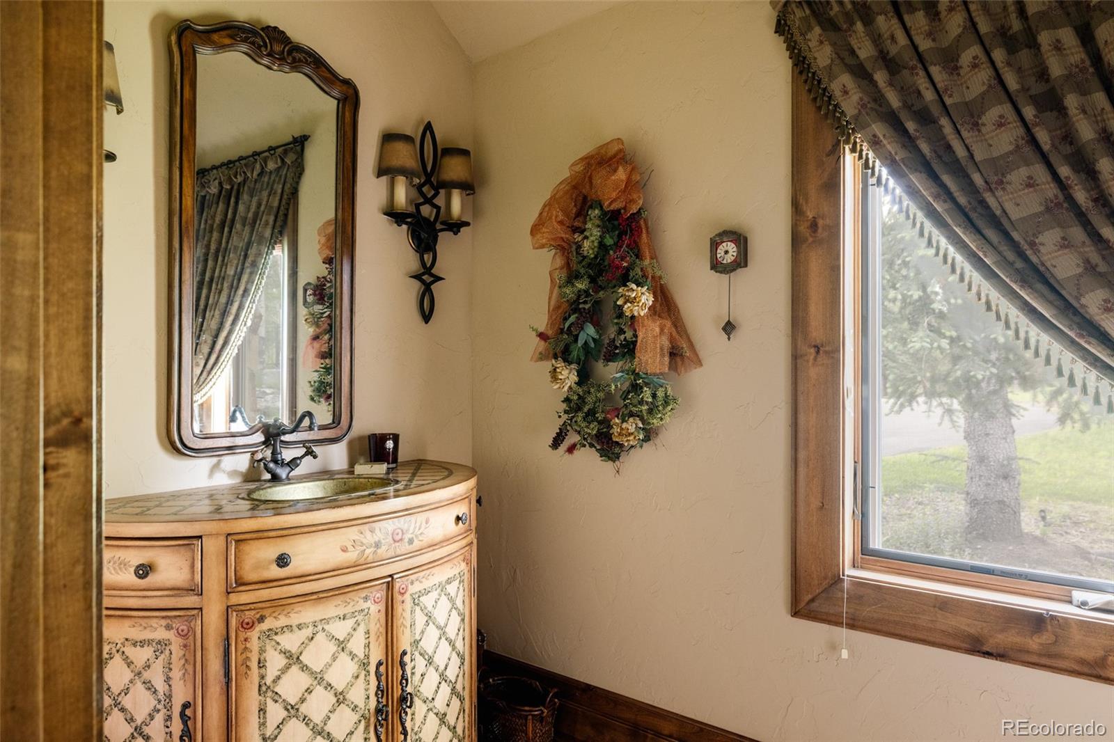 1275 Silver Tip Lane