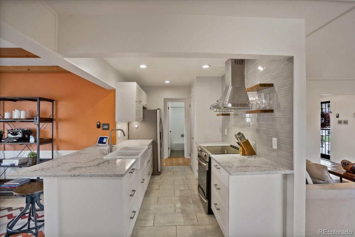 3191 S Leyden Street