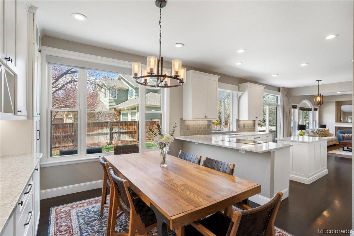 2415 E Lansdowne Court