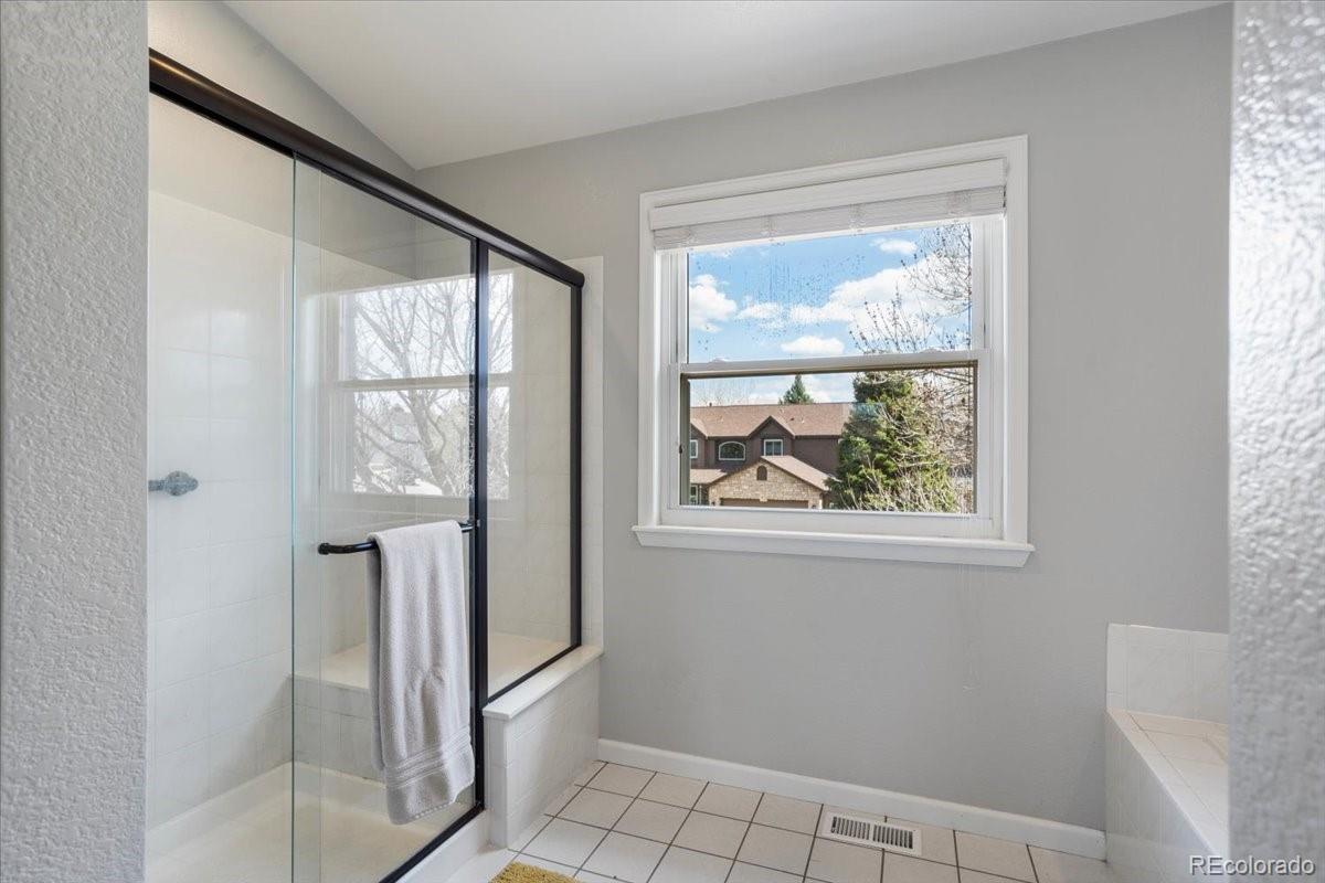 2415 E Lansdowne Court