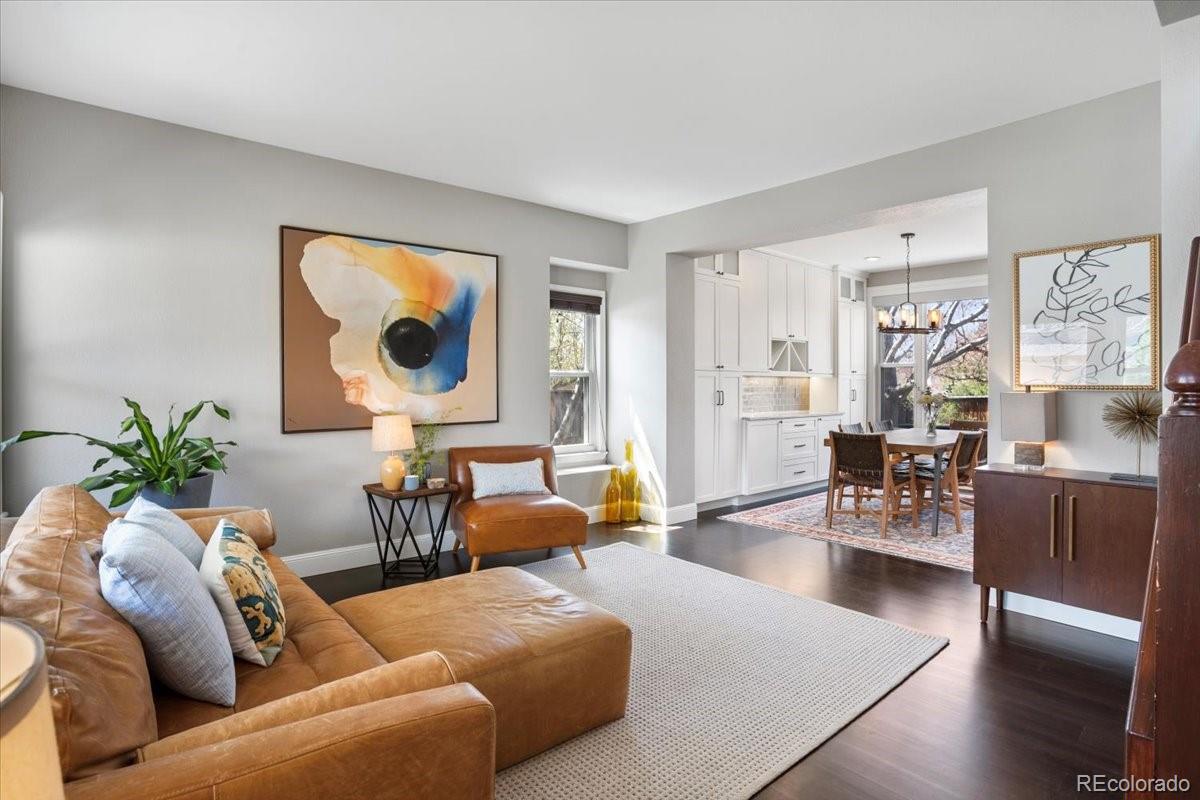 2415 E Lansdowne Court