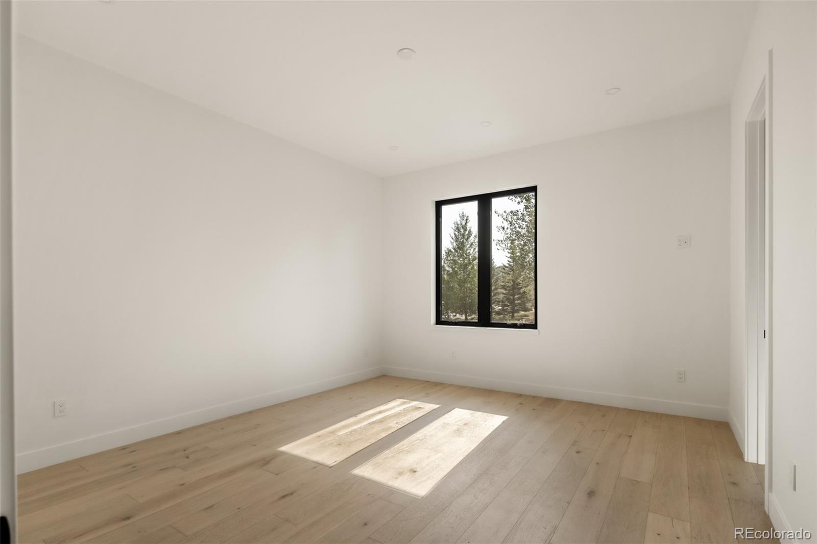 1735 Mountain Sky Lane