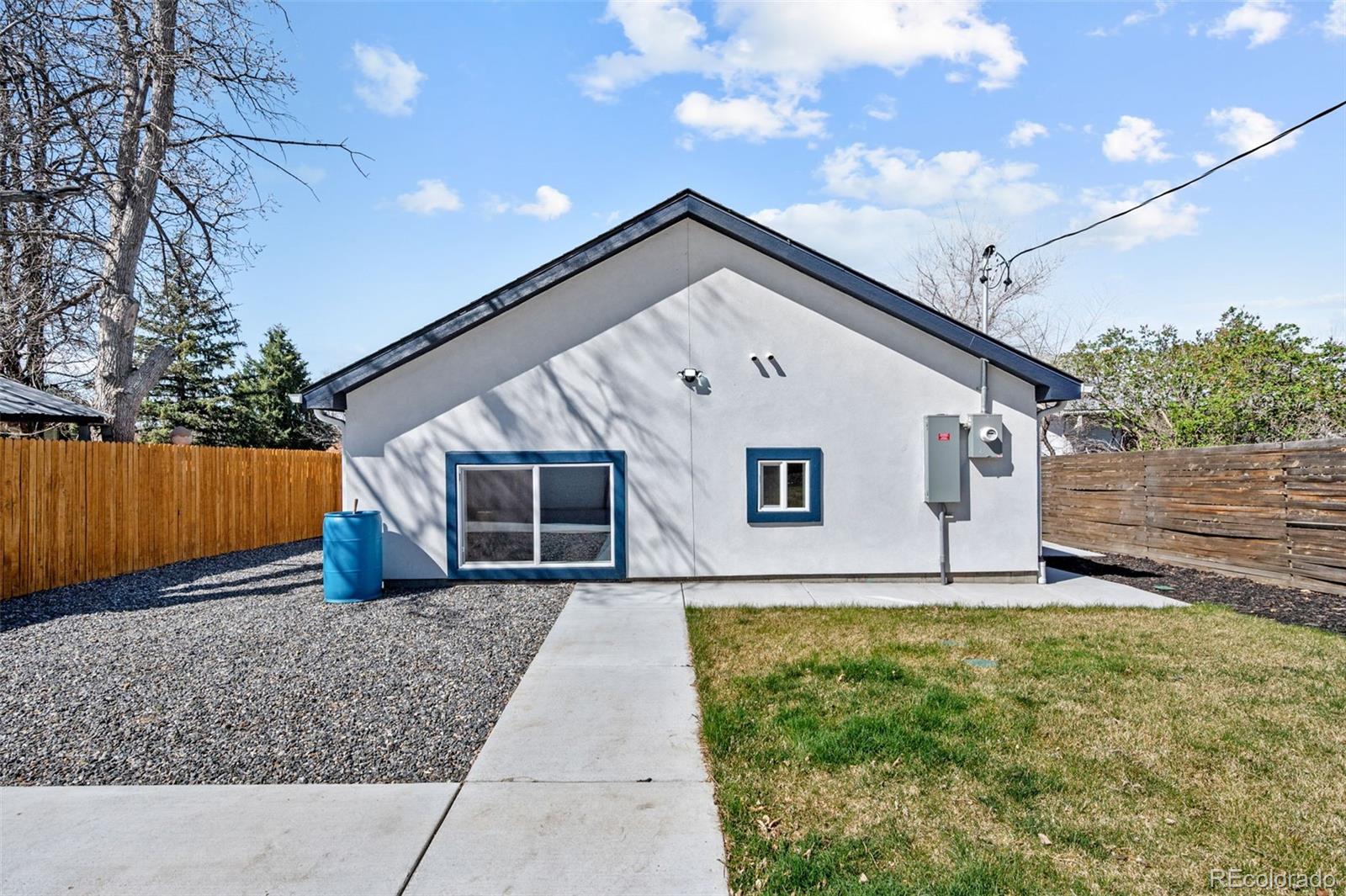 3402 W Center Avenue