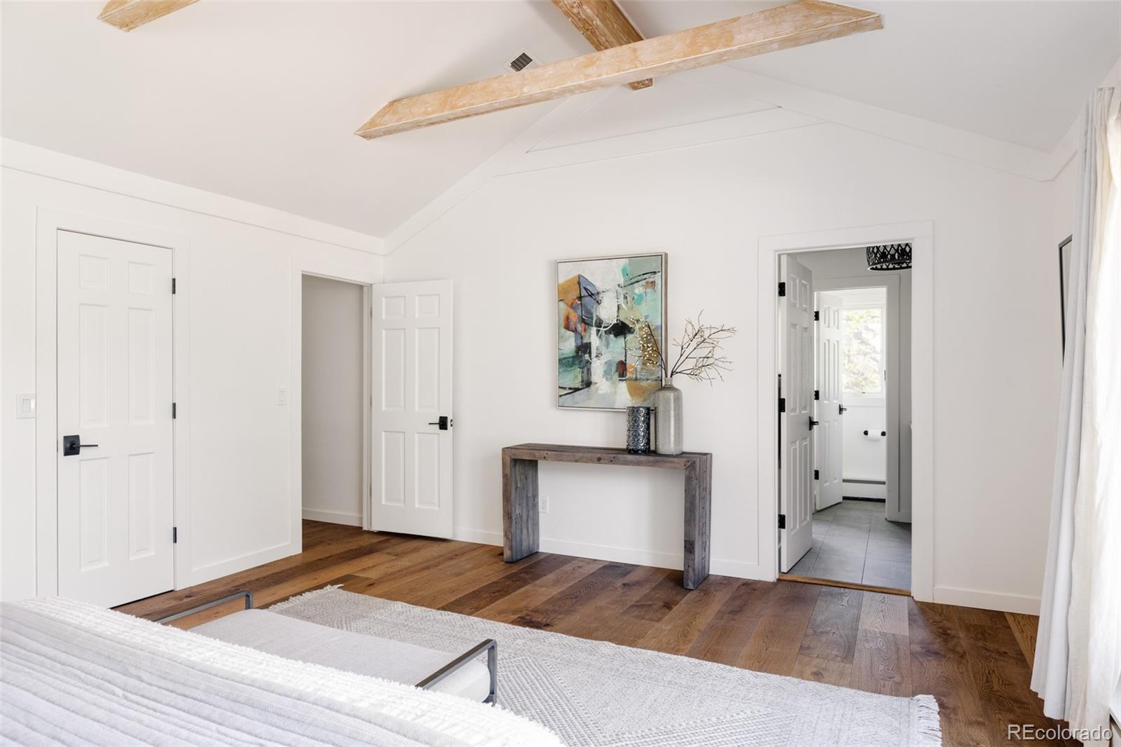 965 E Logan Circle