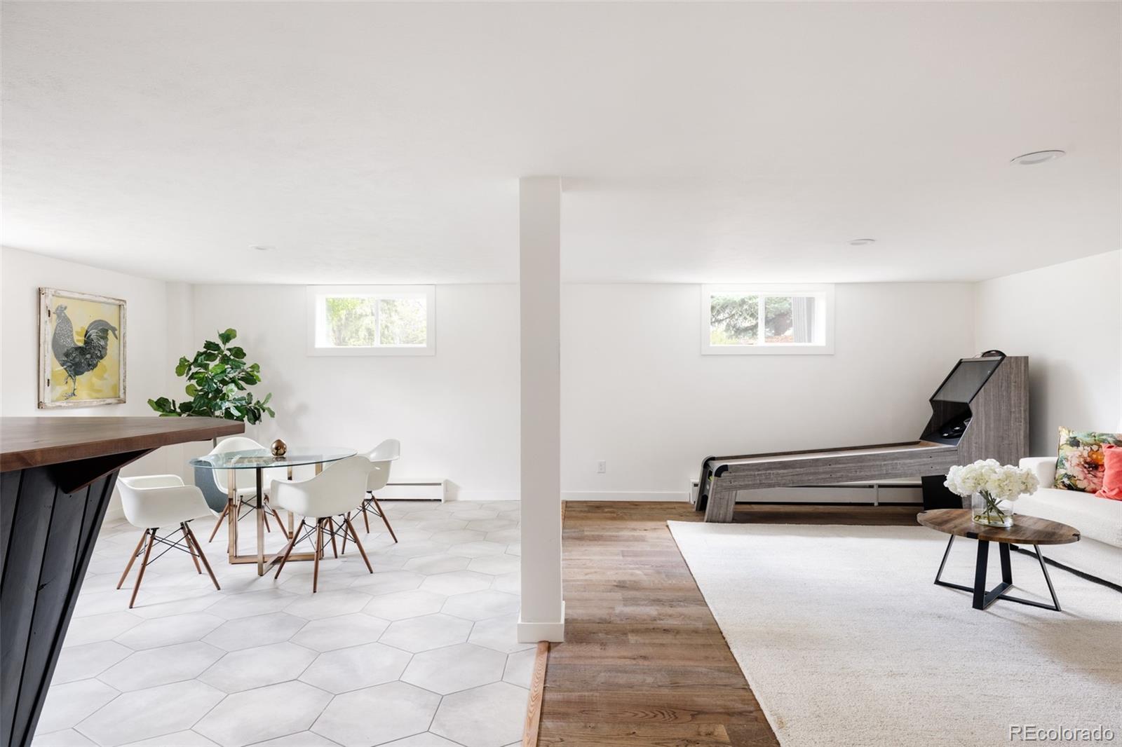 965 E Logan Circle