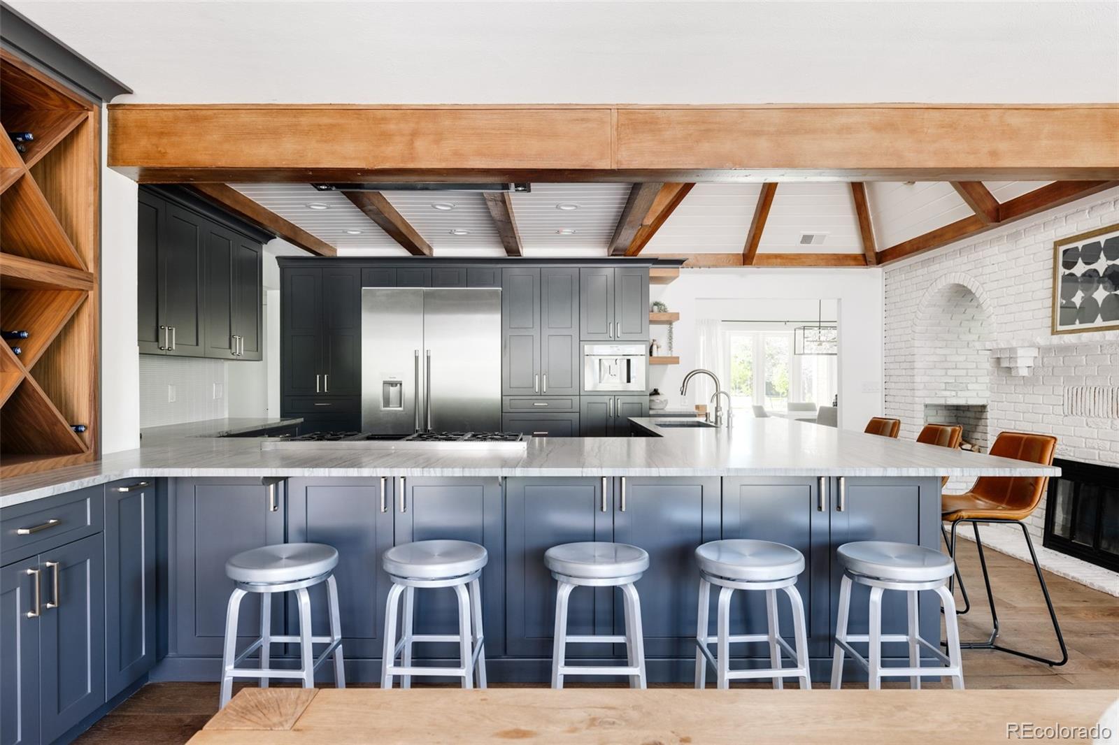 965 E Logan Circle