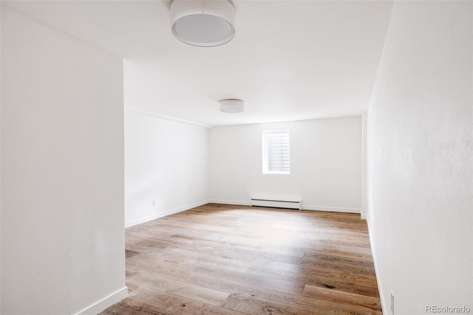965 E Logan Circle
