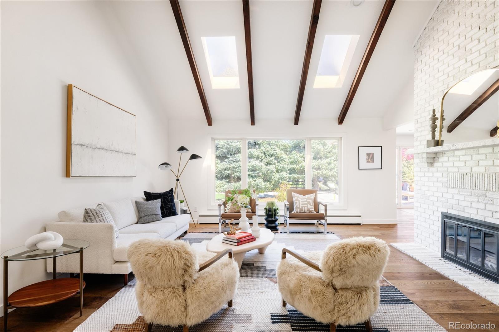 965 E Logan Circle