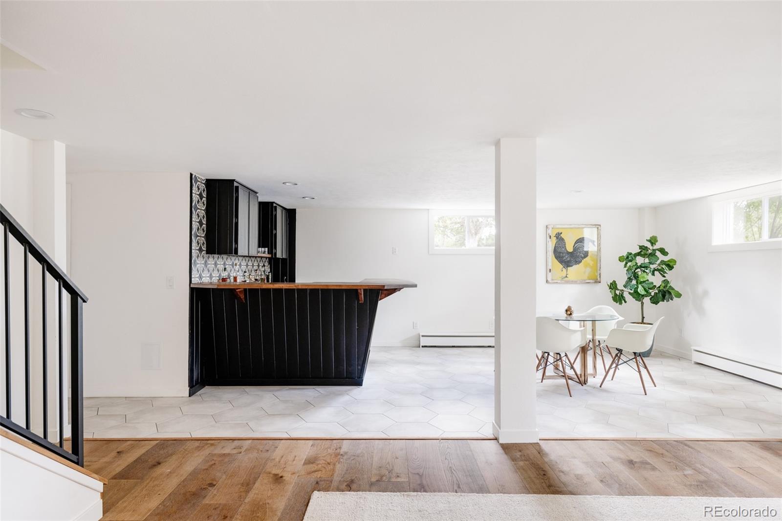 965 E Logan Circle