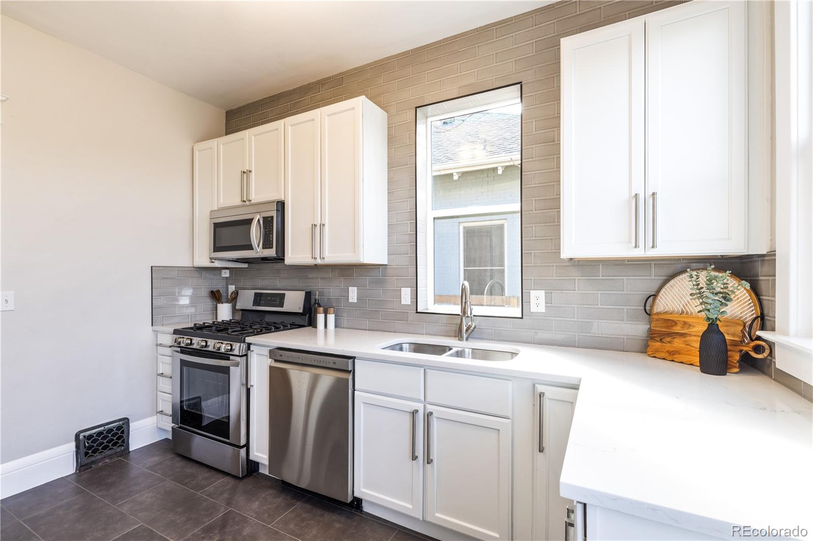 3151 N Gaylord Street