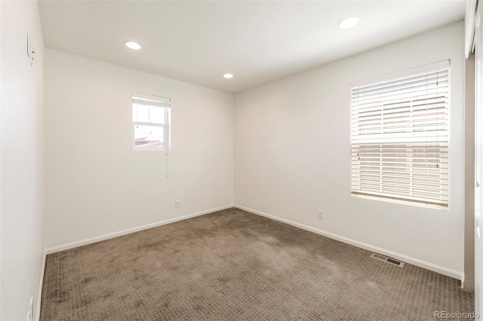 11045 E 28th Place