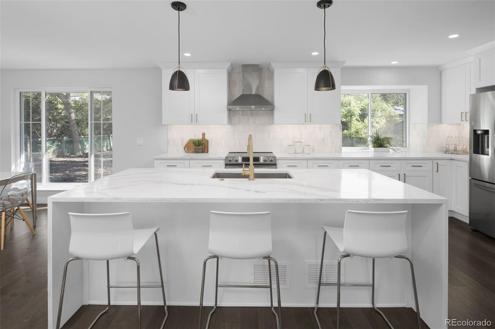 2444 W Costilla Avenue