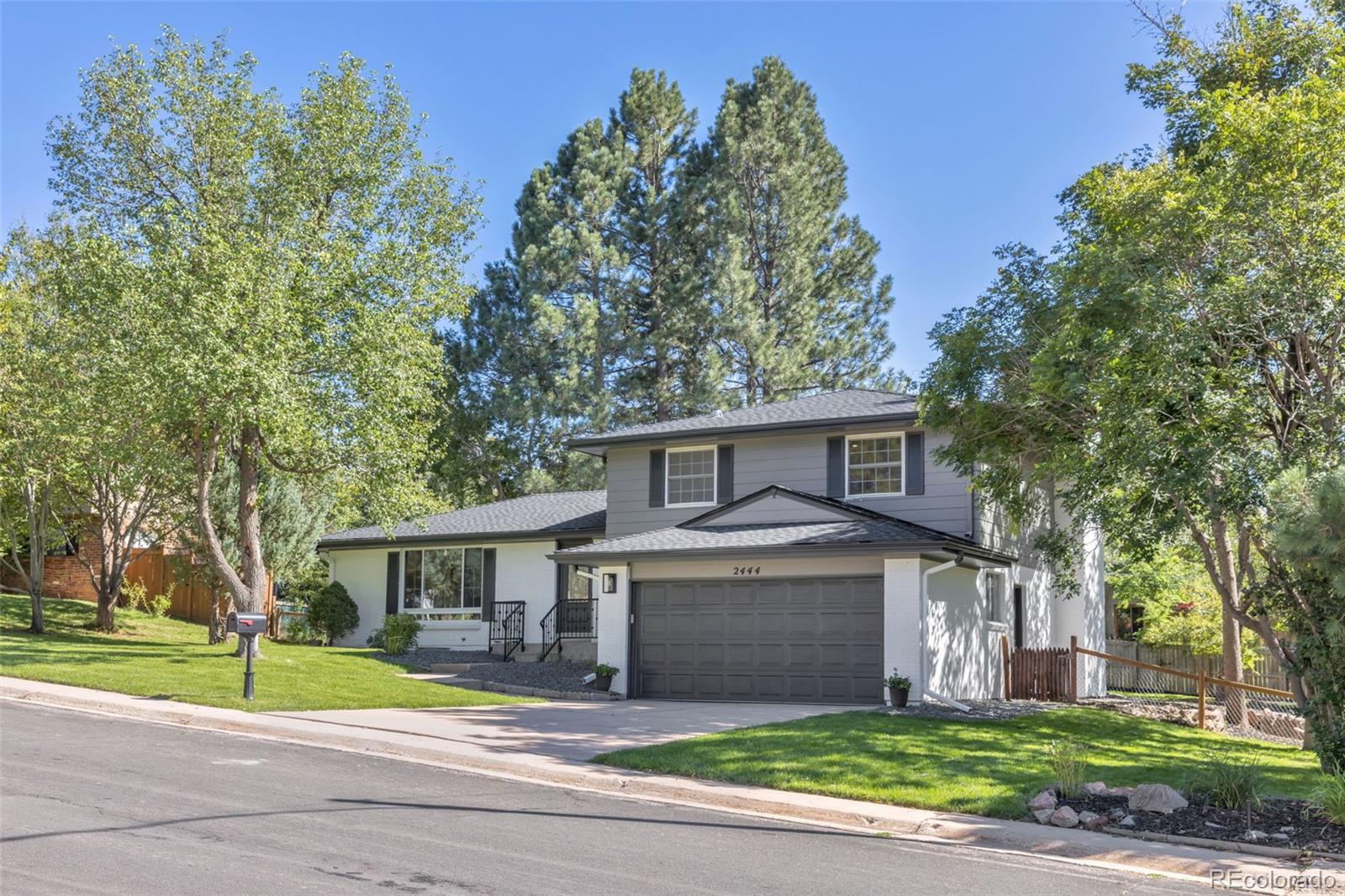 2444 W Costilla Avenue