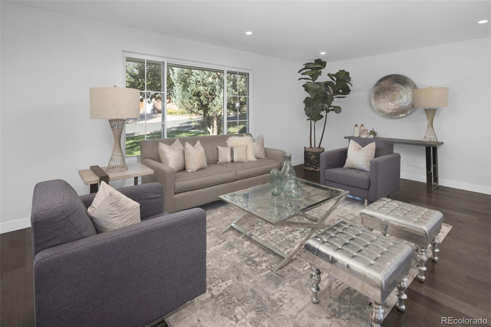 2444 W Costilla Avenue