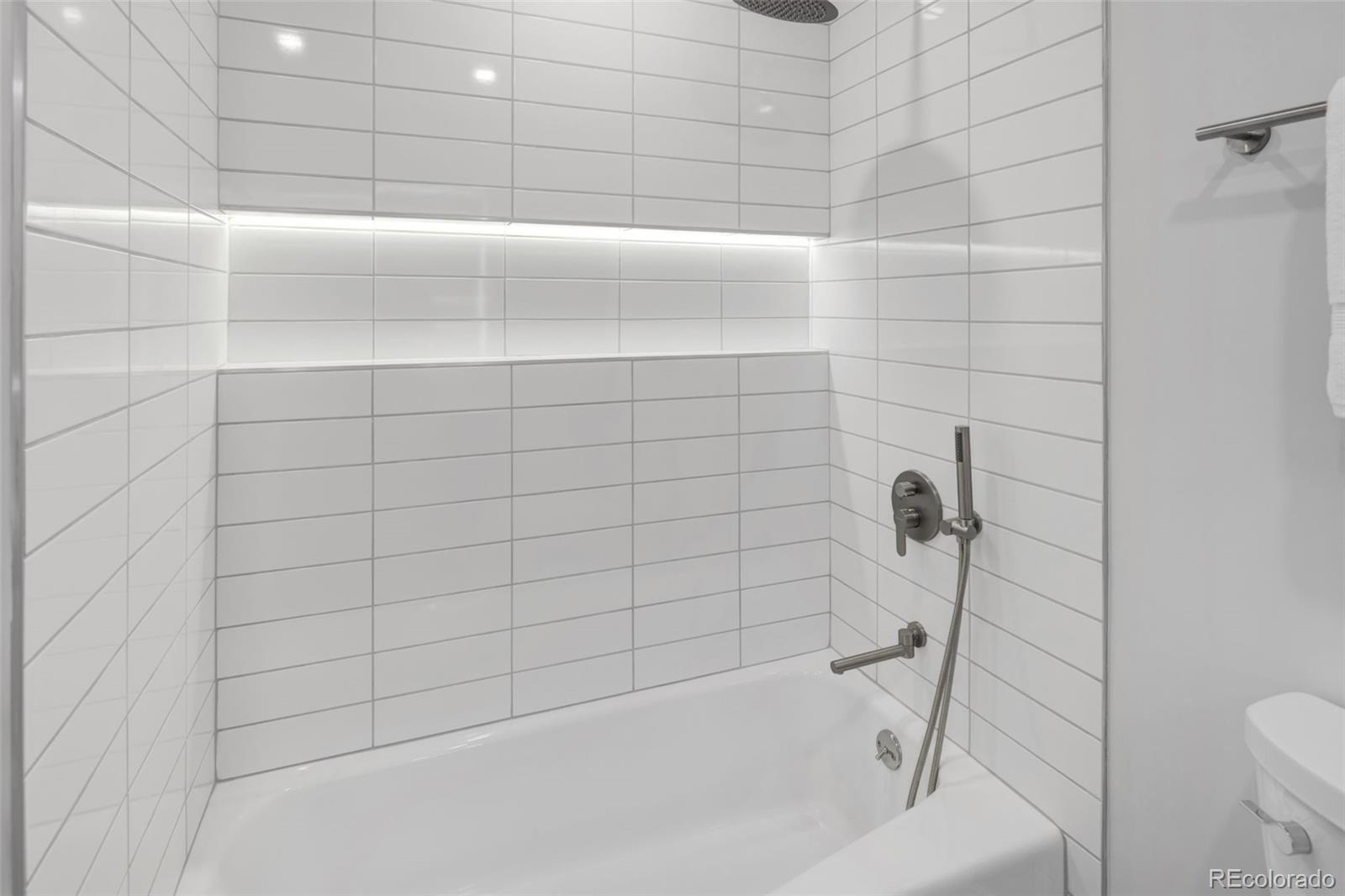 2444 W Costilla Avenue