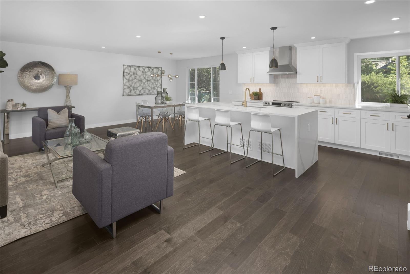 2444 W Costilla Avenue