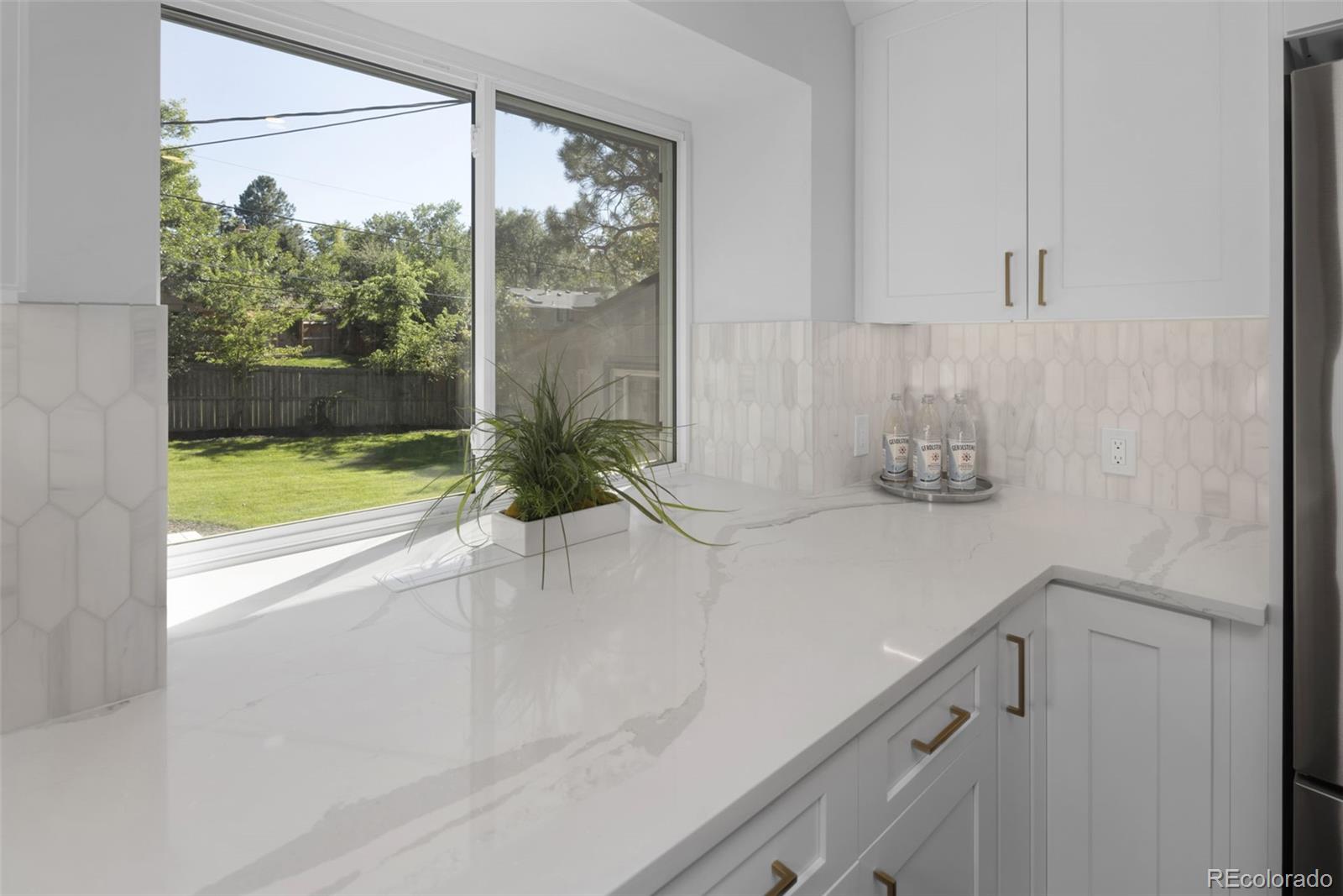 2444 W Costilla Avenue