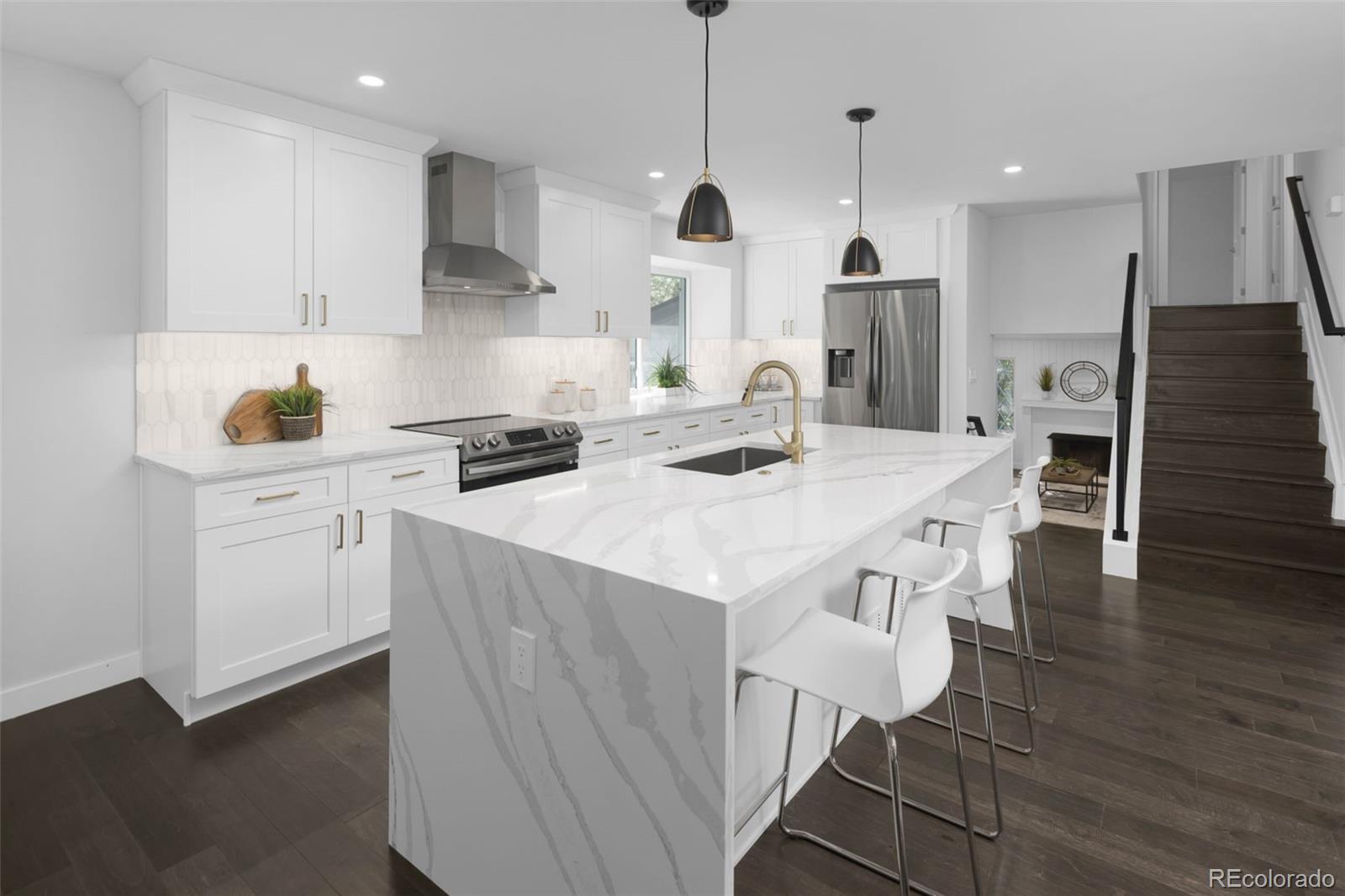 2444 W Costilla Avenue