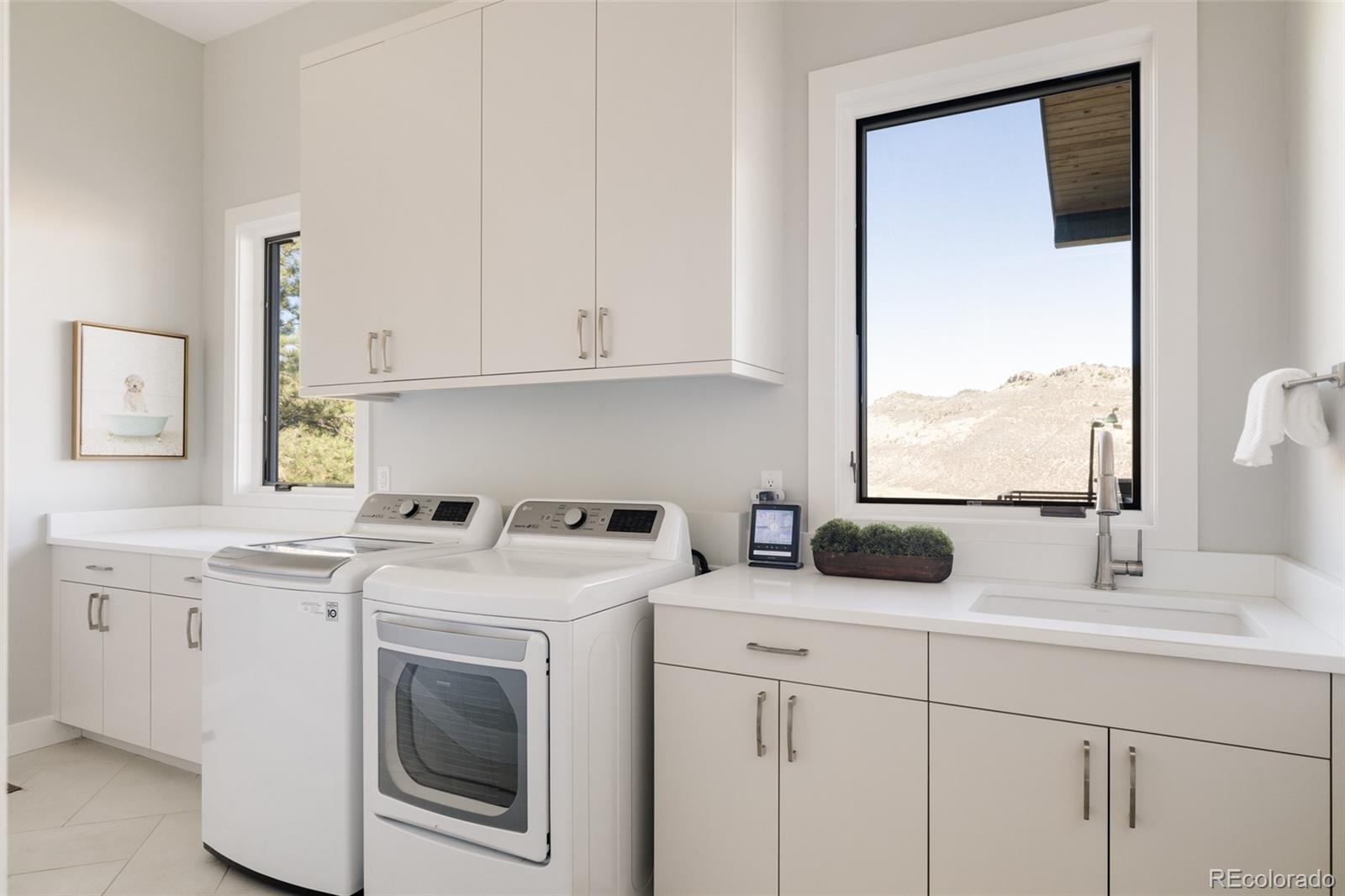 15480 Dinosaur Ridge Road