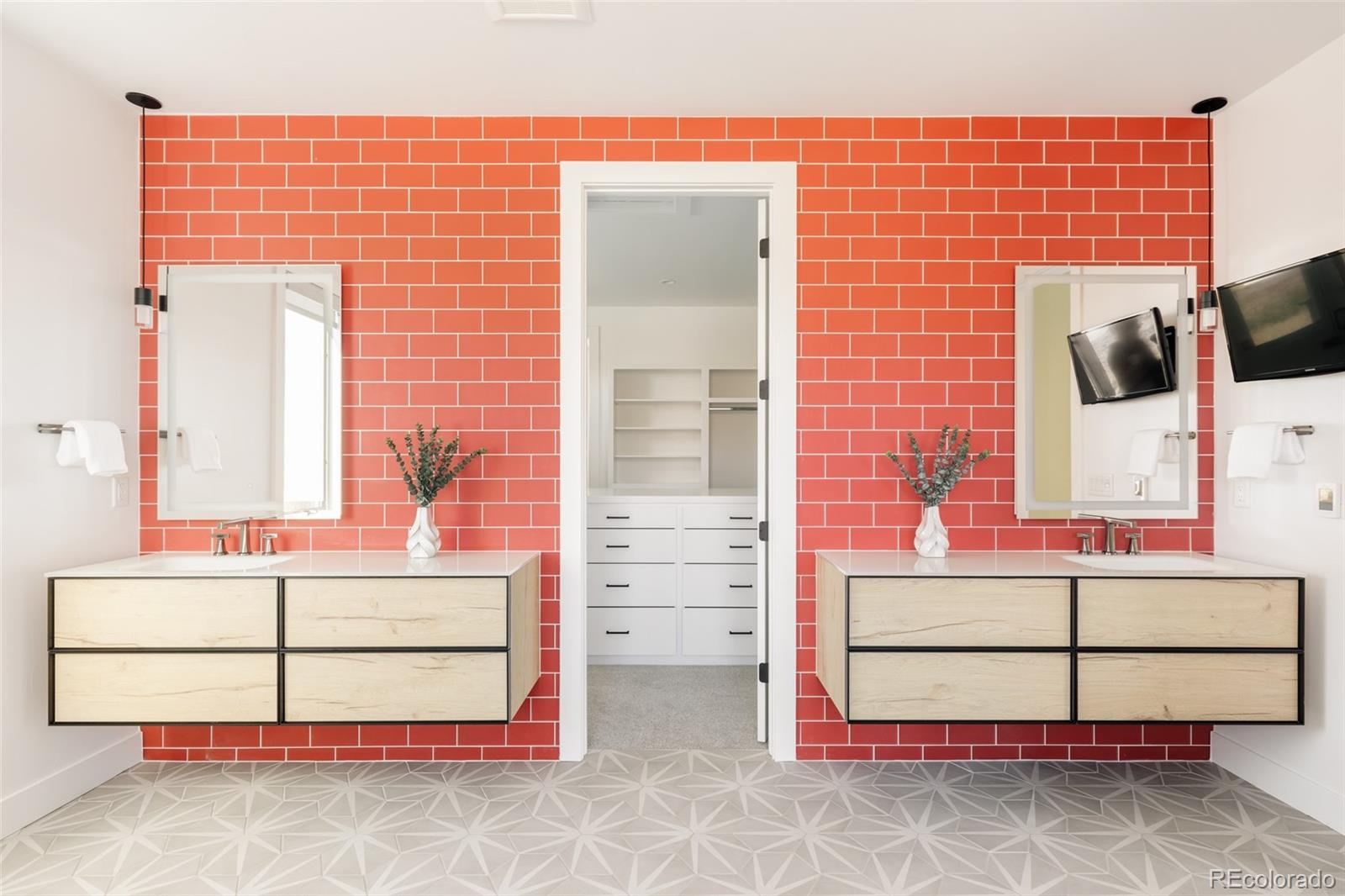 15480 Dinosaur Ridge Road