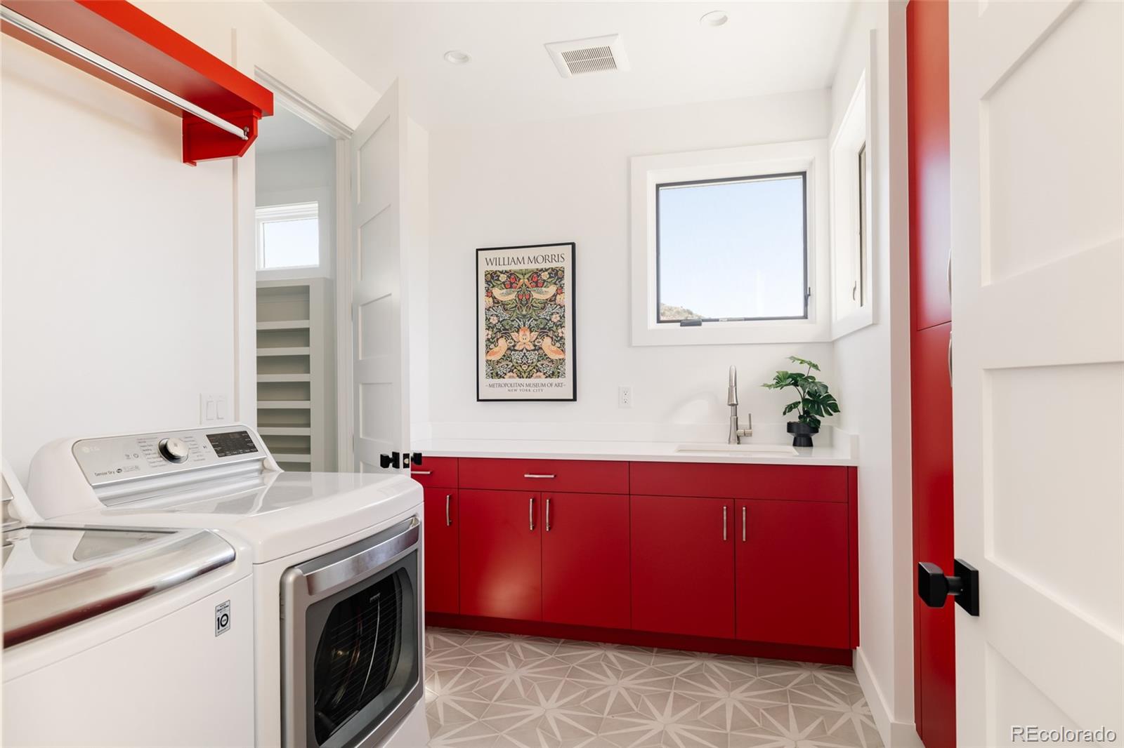 15480 Dinosaur Ridge Road