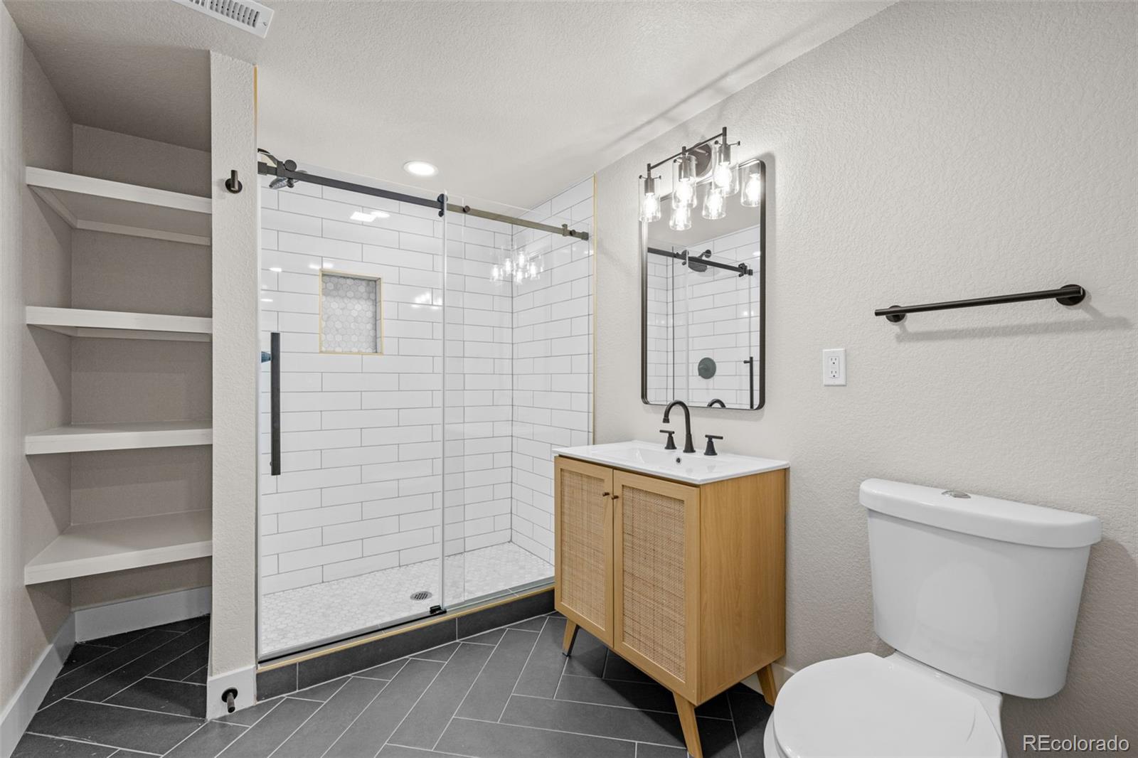 6132 W Fremont Drive