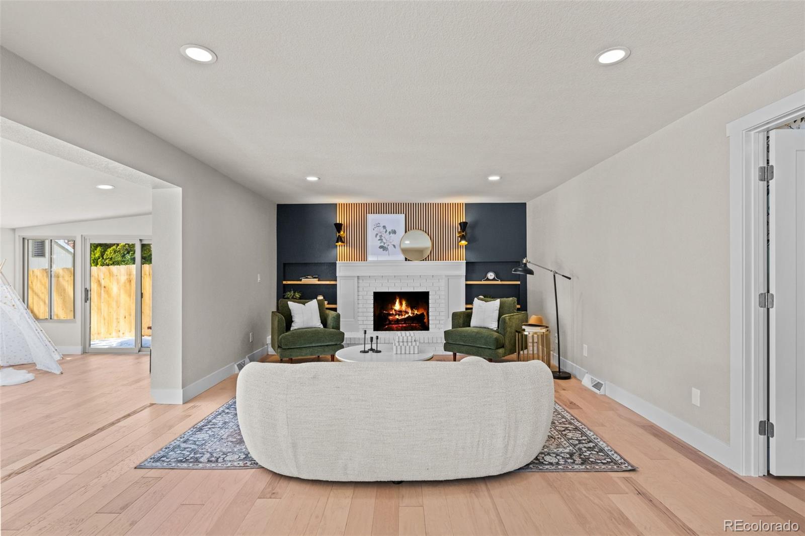 6132 W Fremont Drive