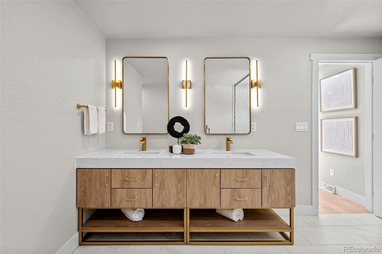 6132 W Fremont Drive