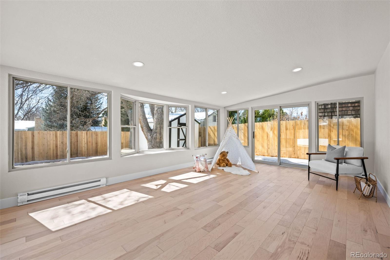 6132 W Fremont Drive