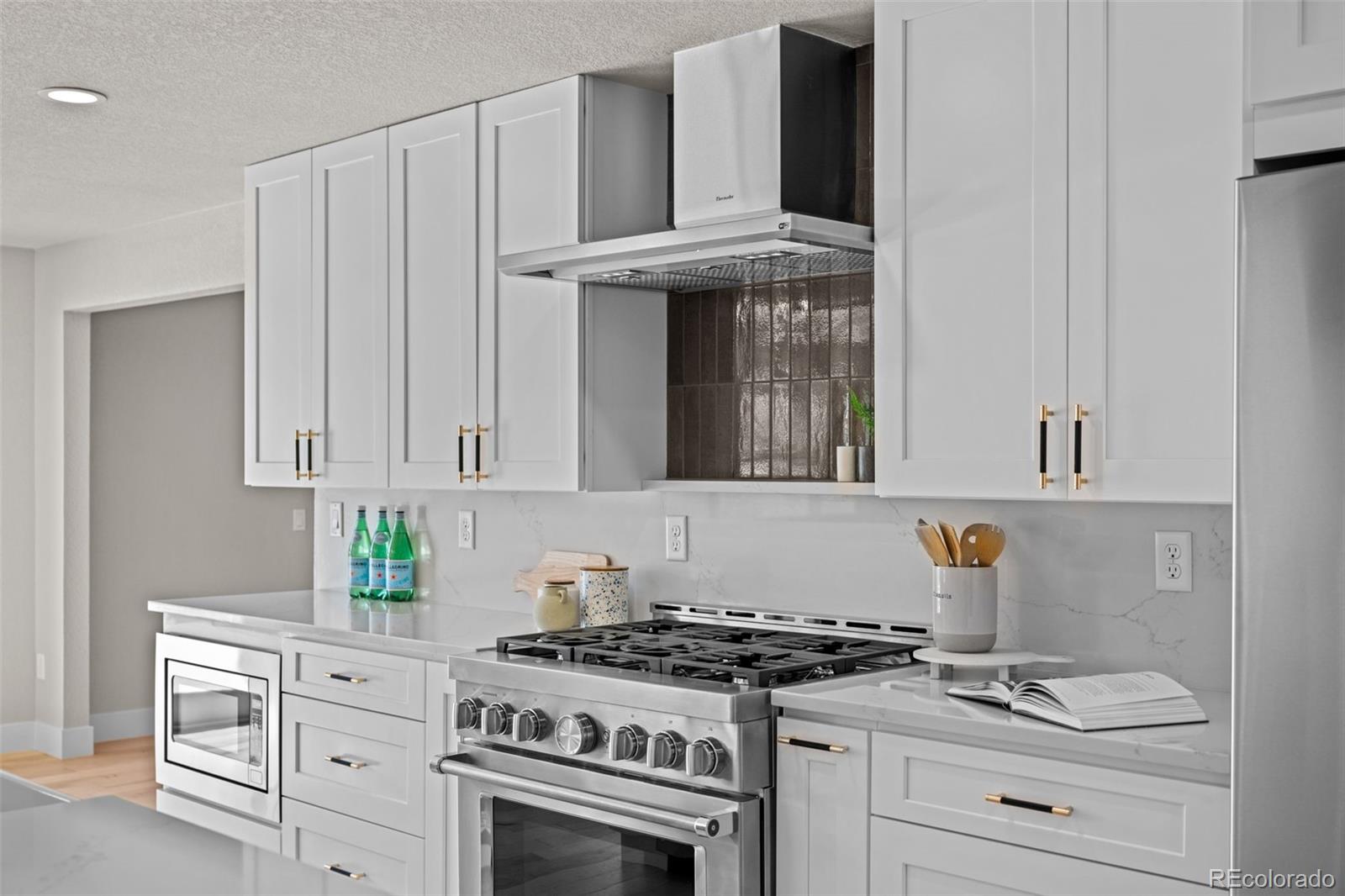 6132 W Fremont Drive