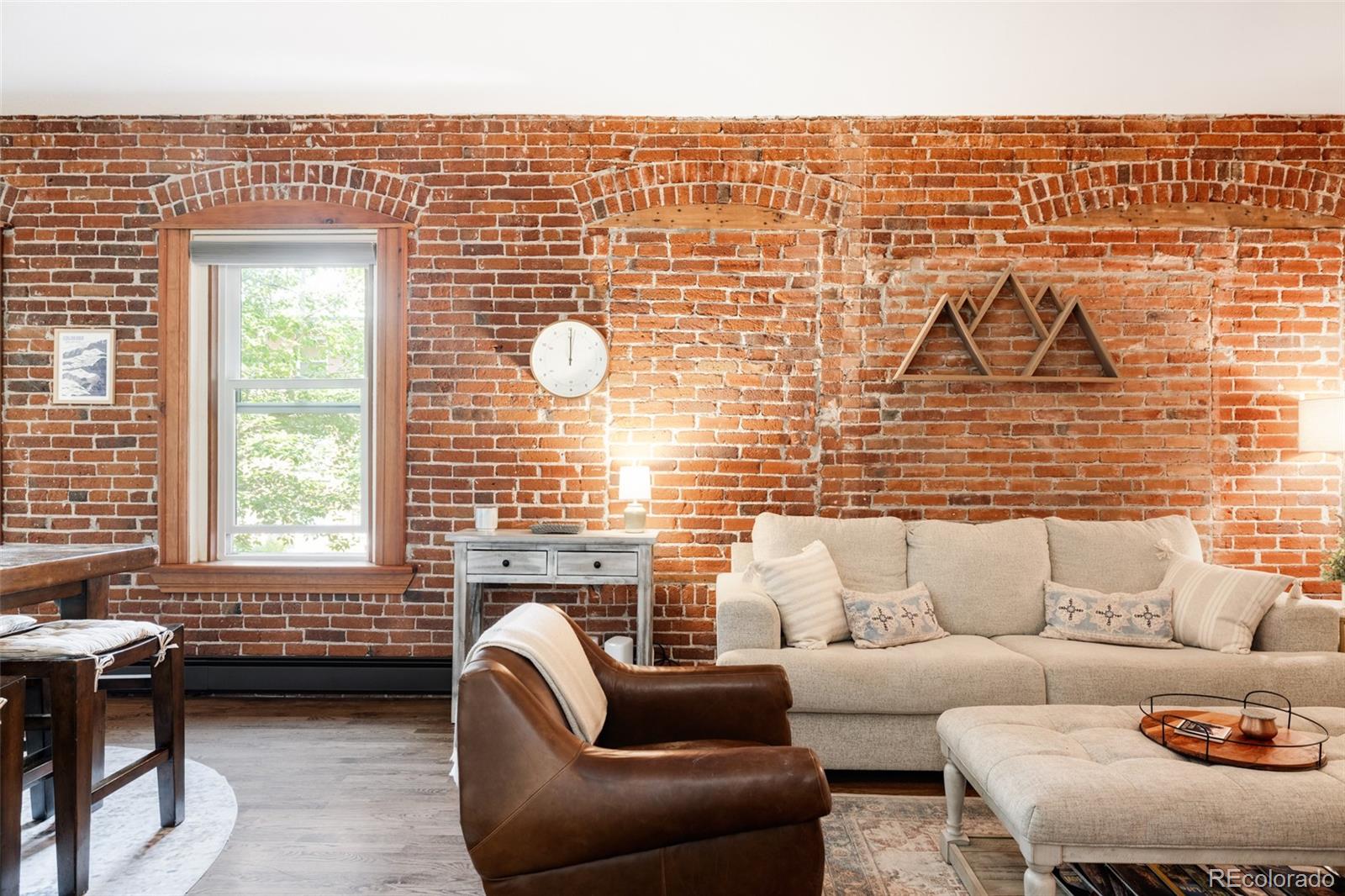 3249 W Fairview Place Unit: 111