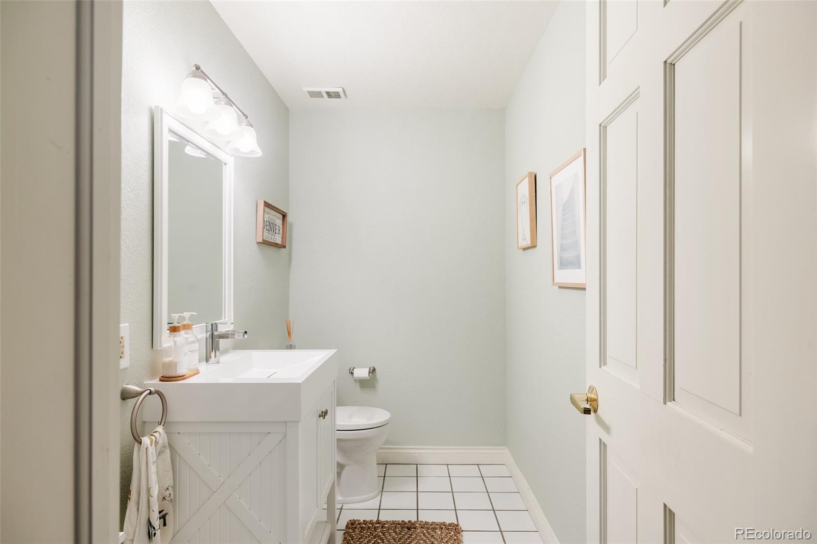3249 W Fairview Place Unit: 111