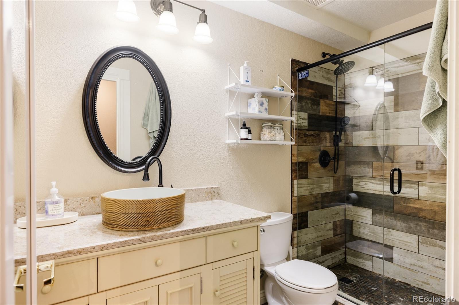 3249 W Fairview Place Unit: 111