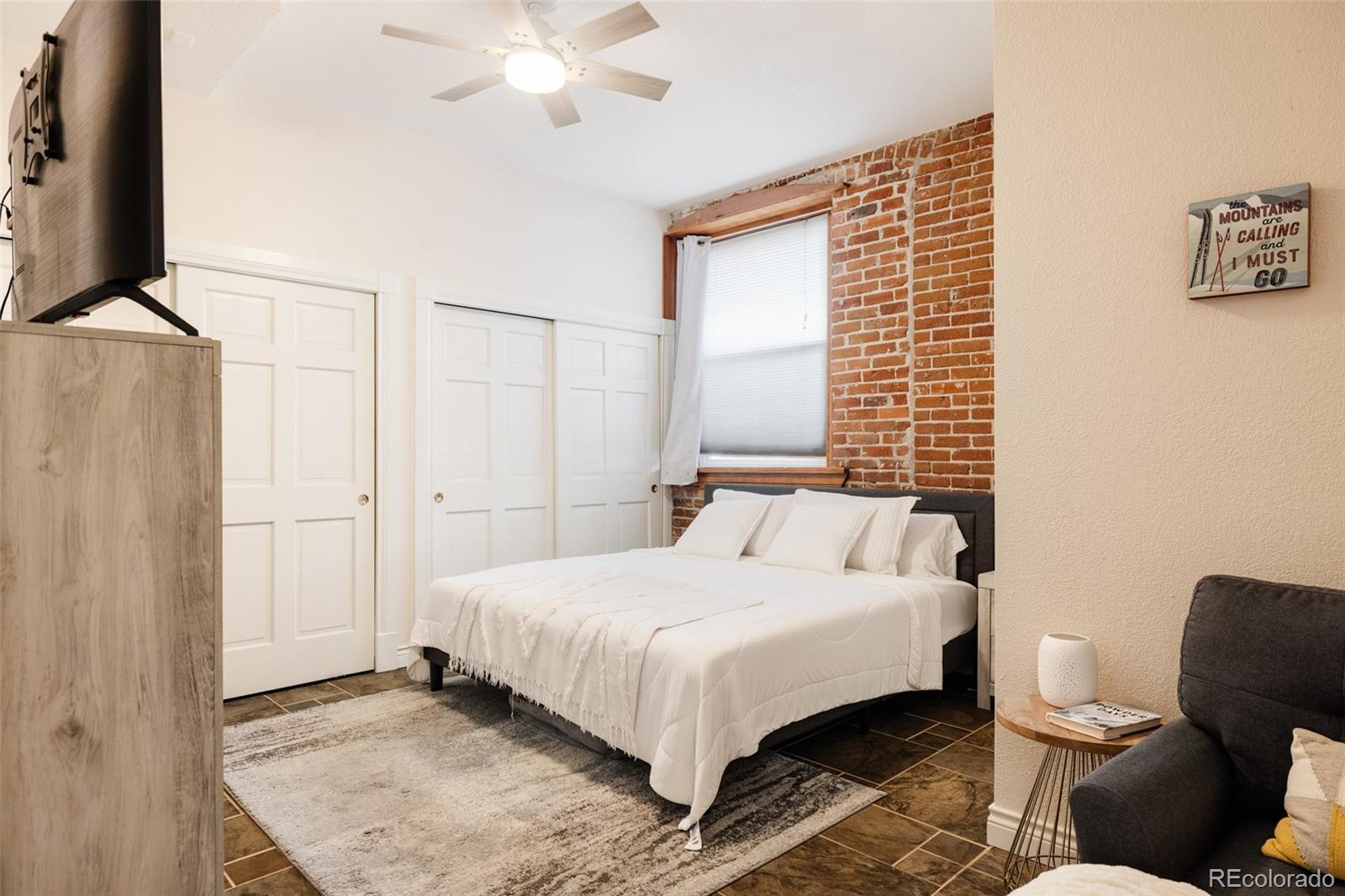3249 W Fairview Place Unit: 111