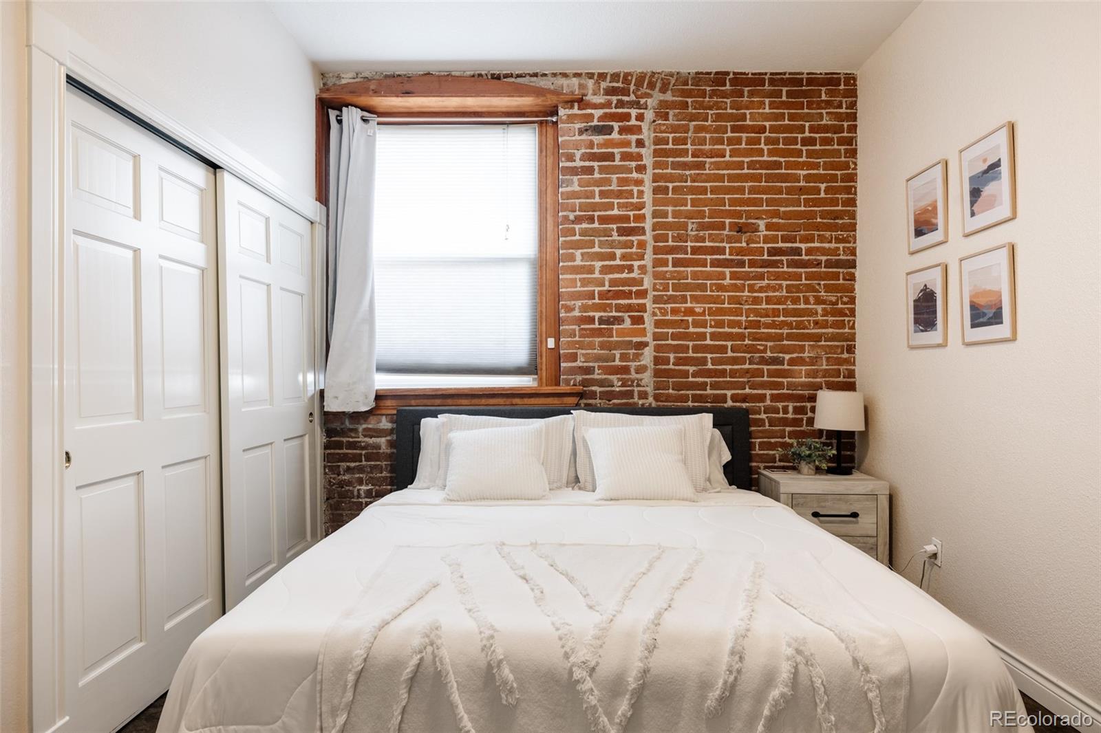3249 W Fairview Place Unit: 111