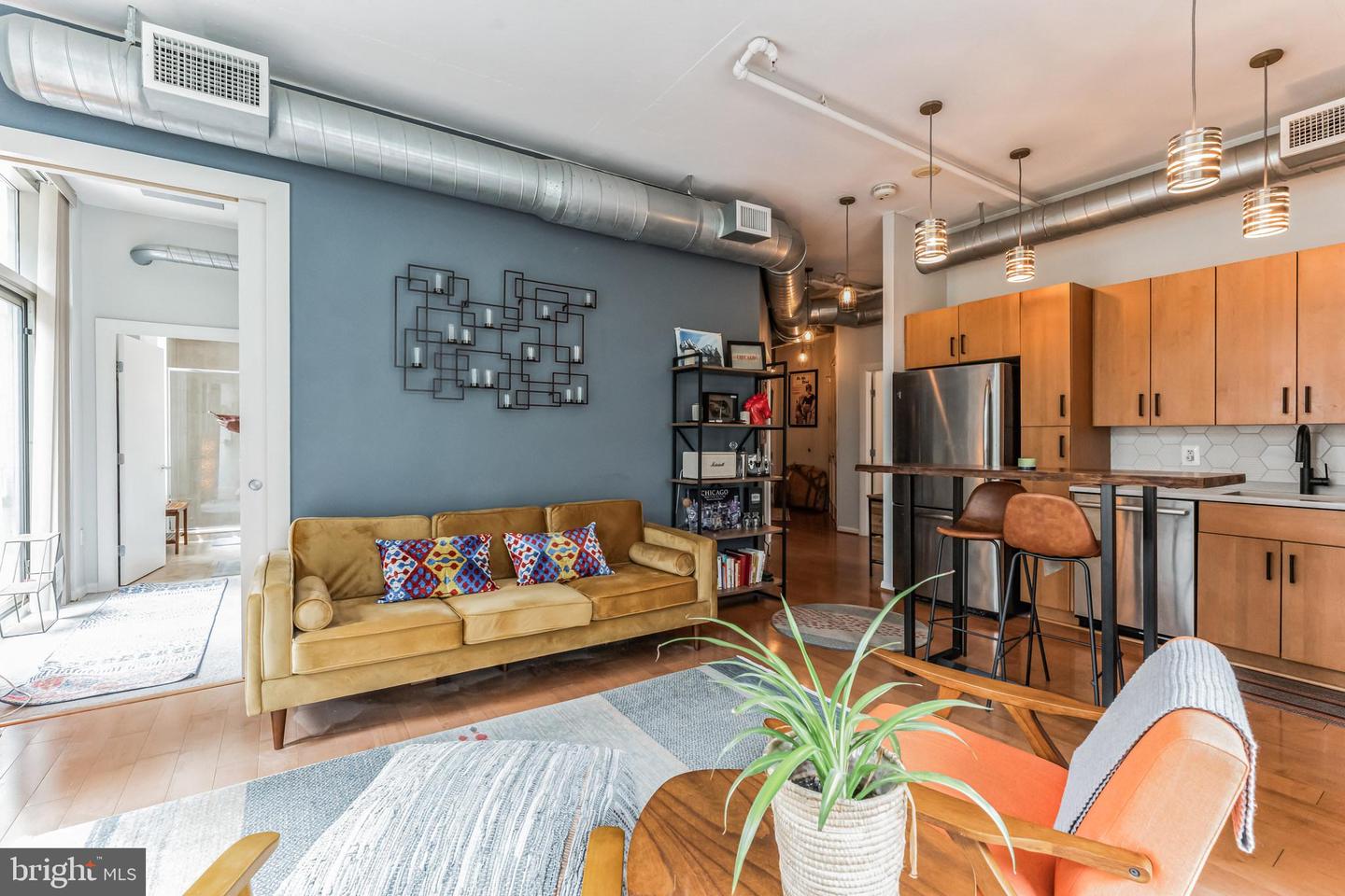 811 4TH ST NW #318