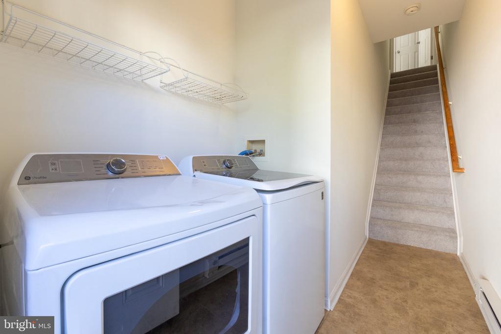 1136 WICKFORD COURT