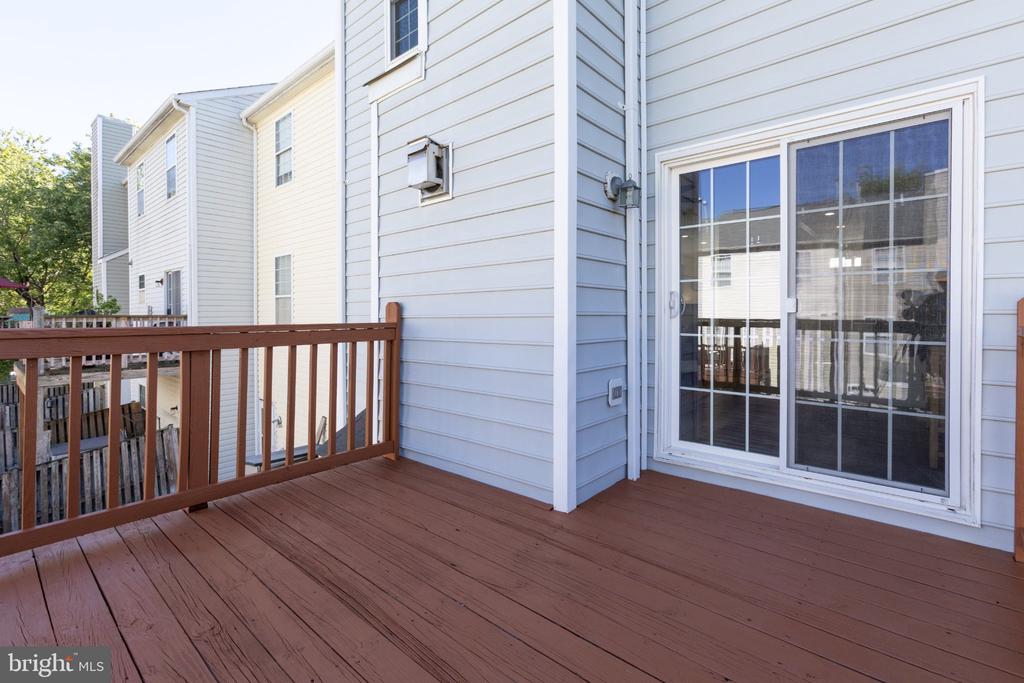 1136 WICKFORD COURT
