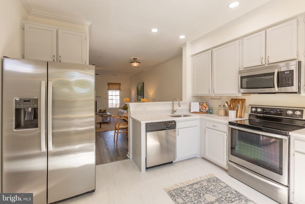 1136 WICKFORD COURT