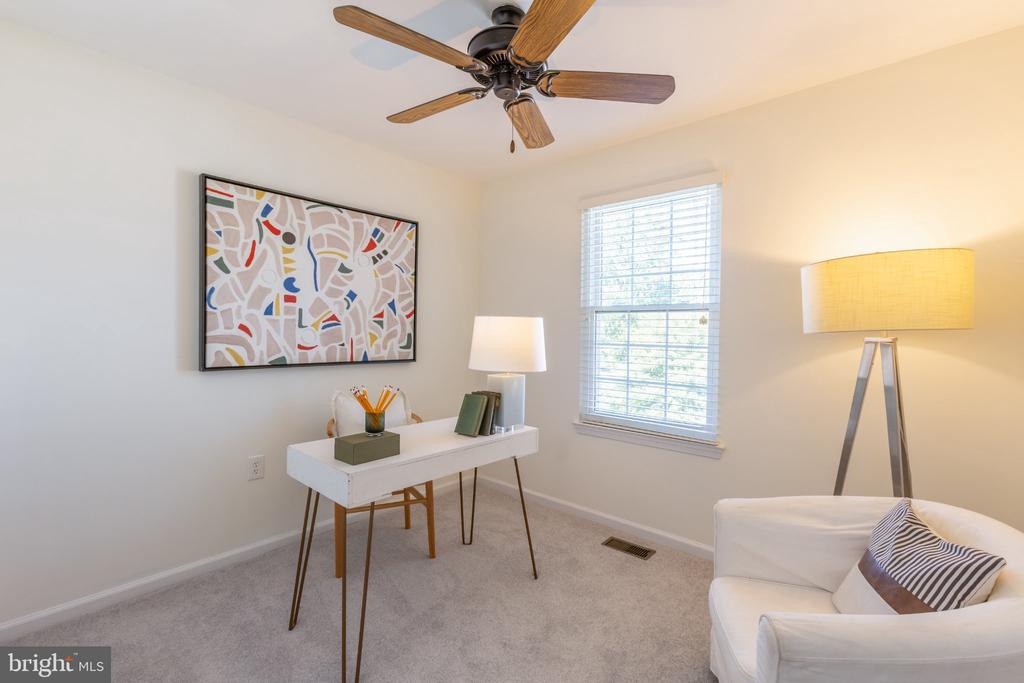 1136 WICKFORD COURT