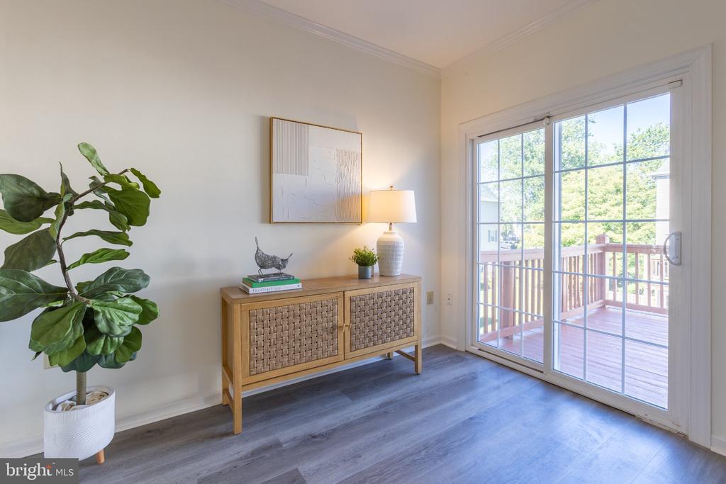1136 WICKFORD COURT