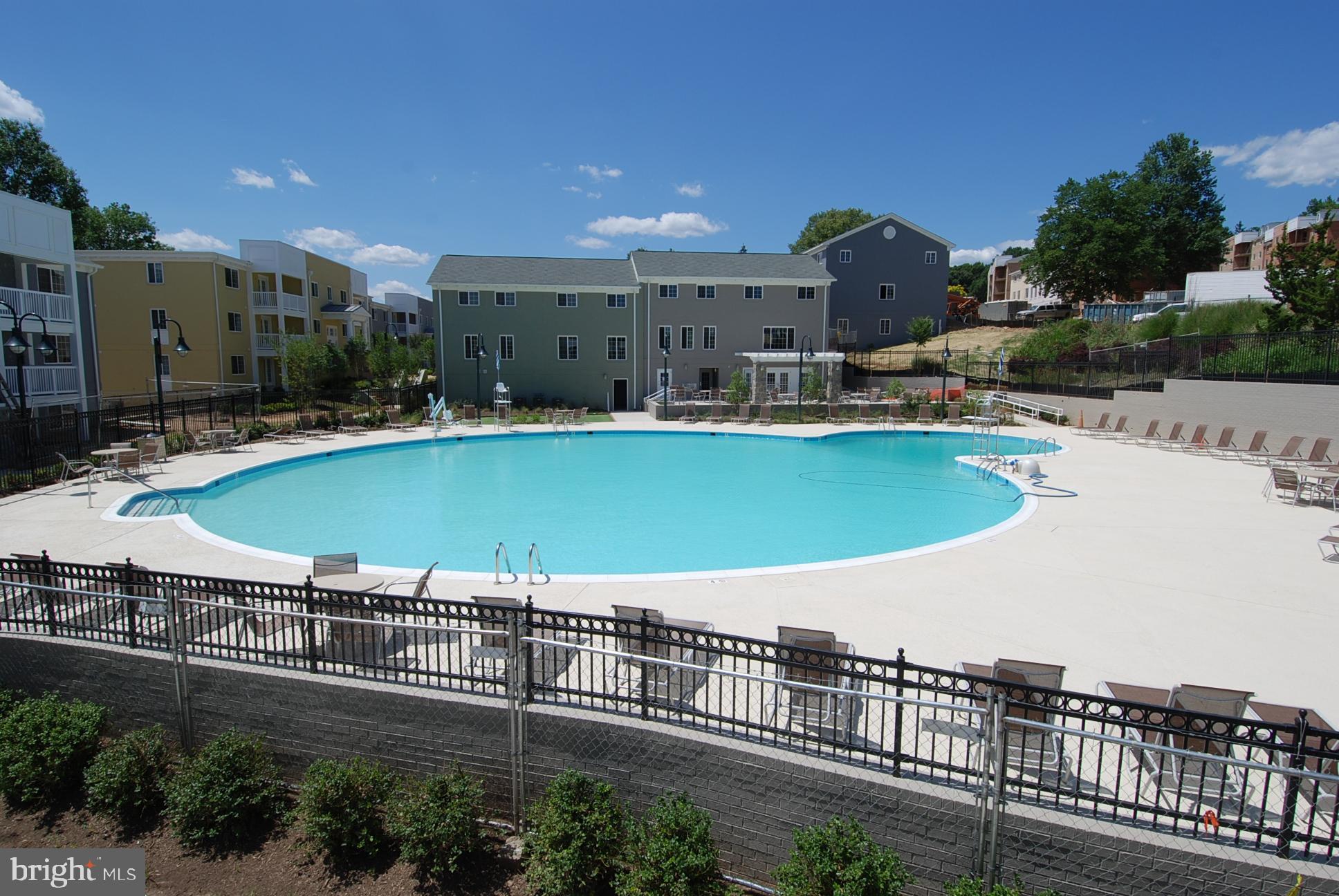 4113 S FOUR MILE RUN DR #302